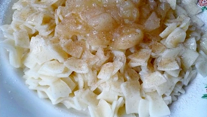 Nudle s jablky, Fleky s karamelizovanými jablky.