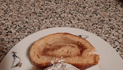 Kynutý jablečný závin