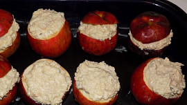 Jablka plněná jáhlovou náplní