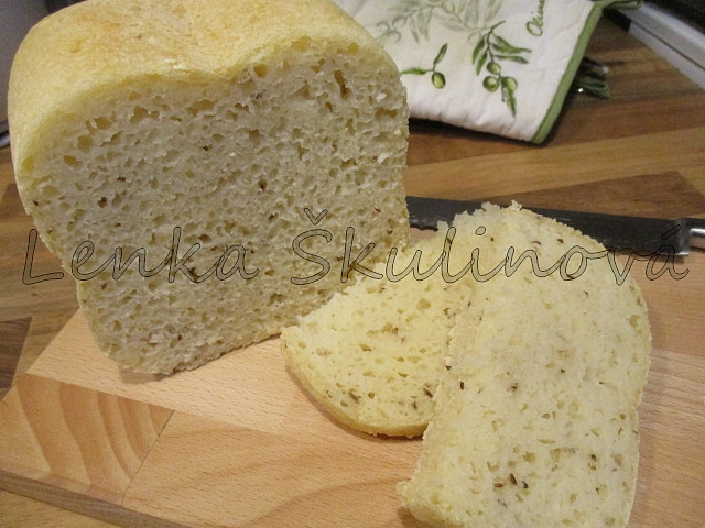 Bezlepkový kmínový chléb
