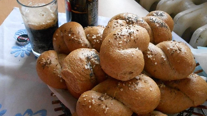 Housky z černého piva
