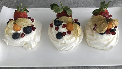 Mini Pavlova se šlehačkou