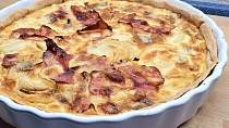 Cibulový quiche s gorgonzolou