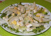 Fenyklový salát se sýrem a hruškou