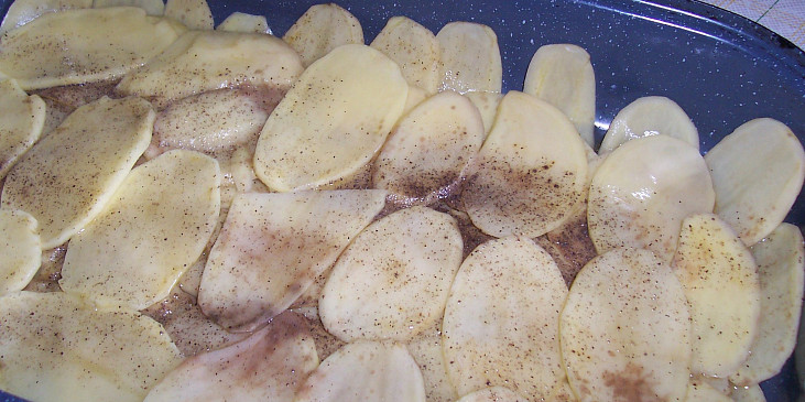 Kuře v bramborách zapečené se smetanou