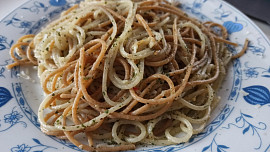 Spaghetti aglio olio e peperoncino