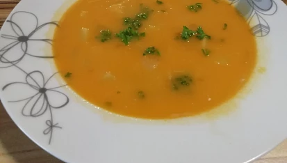 Jednoduchá bezmasá zelňačka s křenem