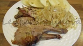 Králík na slanině s domácím zelím