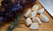 Dušený houbový bůček