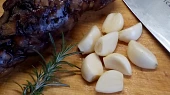 Dušený houbový bůček