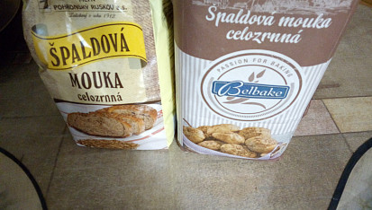 Újezdecká celozrnná veka