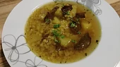 Houbová polévka s červenou čočkou