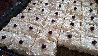 Krémový kokosovo-ananasový řez à la Piňa Colada
