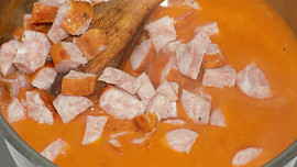 Omáčky  M, O, P (meruňková, myslivecká, okurková speciál, z moravské klobásy, papriková)