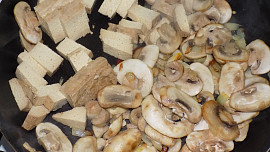 Žampiony à la Stroganoff podle Bukovského