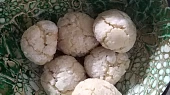 Citronové crinkles s bílým kabátkem