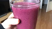 Kefírové smoothie z lesního ovoce
