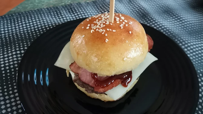 Kynuté bulky, burger