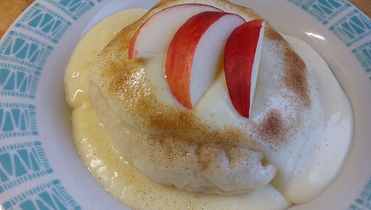 Blbouny (knedlíky) s jablky a vanilkovým přelivem