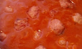 Rozlétané plněné papriky - masové kuličky v rajčatovo-paprikové omáčce