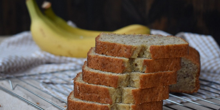 Banana bread - banánový chlebíček (https://www.paniruzickova.cz/Banalita-b54470.htm)