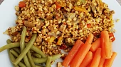 Quinoa s bulgurem, zeleninou a tofu