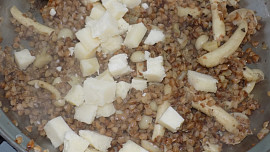 Pohanka s houbami shimeji