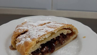 Štrúdl z tvarohového těsta