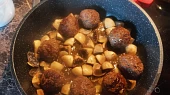 Plněné hovězí koule s restovanými žampiony