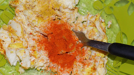 Salát se sýrovými kuličkami