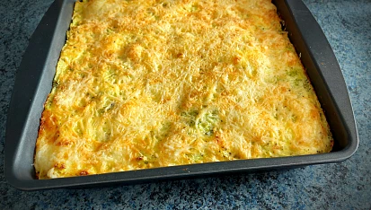 Brokolice zapečená s oříšky a směsí sýrů