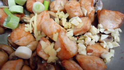 Hoisin kuřecí s udon nudlemi