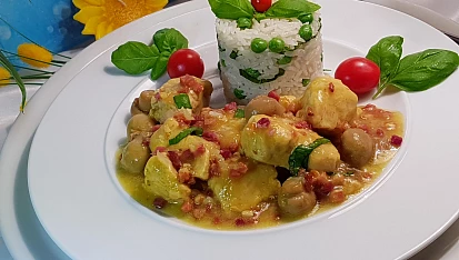 Krůtí kostky na uzené slanině s žampióny