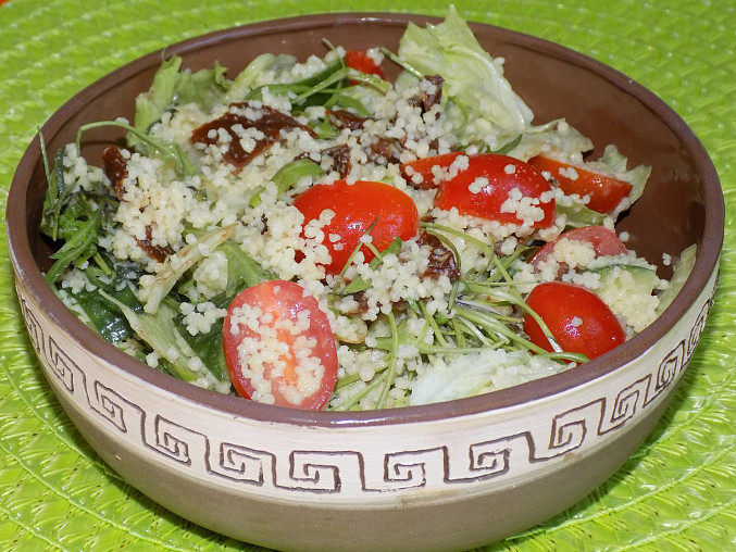 Kuskusový salát se zeleninou