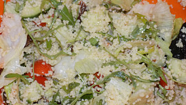 Kuskusový salát se zeleninou