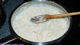 Špagety "Alfredo"