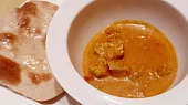 Tikka masala s domácím chlebem naan