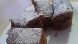 Vláčný perník potřený mlékem