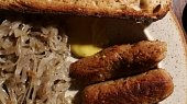 Bratwursty rostlinné, bratwurst na taliri