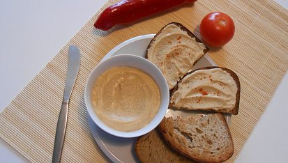 Cizrnový fofr hummus s tofu  (Dělená strava podle LK - Kytičky)