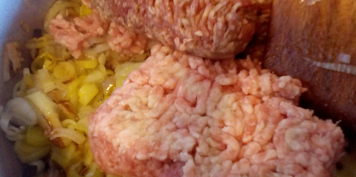 Mleté maso s pórkem ve smetanových bramborách
