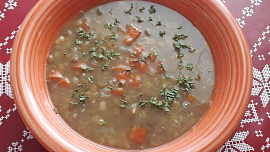 Lušteninová vegetariánská polévka