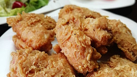 KFC hot wings / Kuřecí křídla KFC