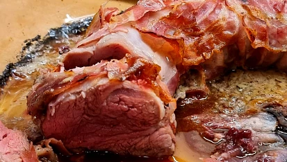 Vepřová panenka se sýrem a šťouchanými bramborami