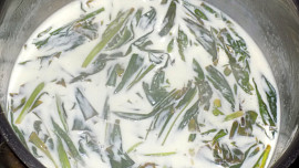 Ryba s omáčkou z medvědího česneku