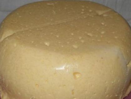 Domácí sýr z mléka - syrek - hrudka