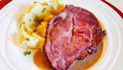 Uzená krkovička pečená na tymiánu a zelenině, Uzená krkovička pečená na tymiánu a zelenině