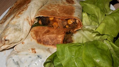 Zapékané veganské tortilly s bazalkovým dipem  (Dělená strava podle LK - Kytičky + zelenina)