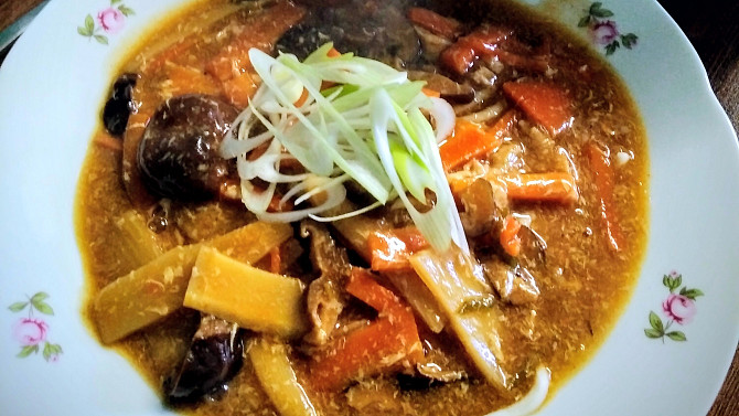 Orientální pekingská polévka