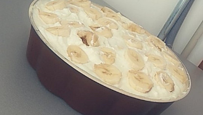 Banánový dort, Recept je jednoduchý na přípravu,a chutná  jen jsem si zapomněla u babičky formu na dort tak jsem improvizovala